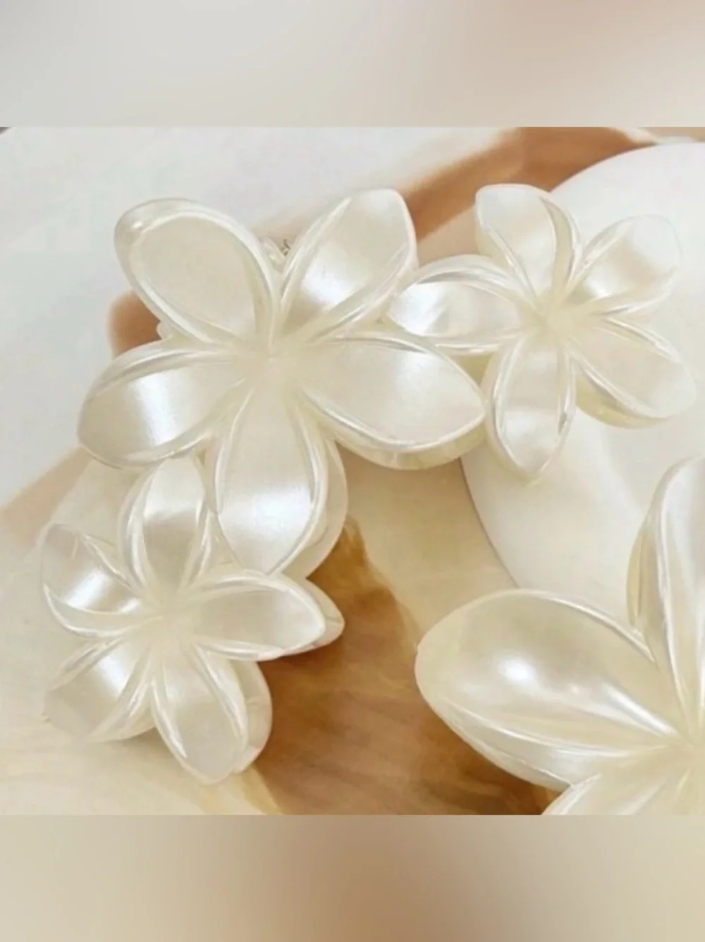 New Ivory Pearl Flower Hair Claw Clip, Large